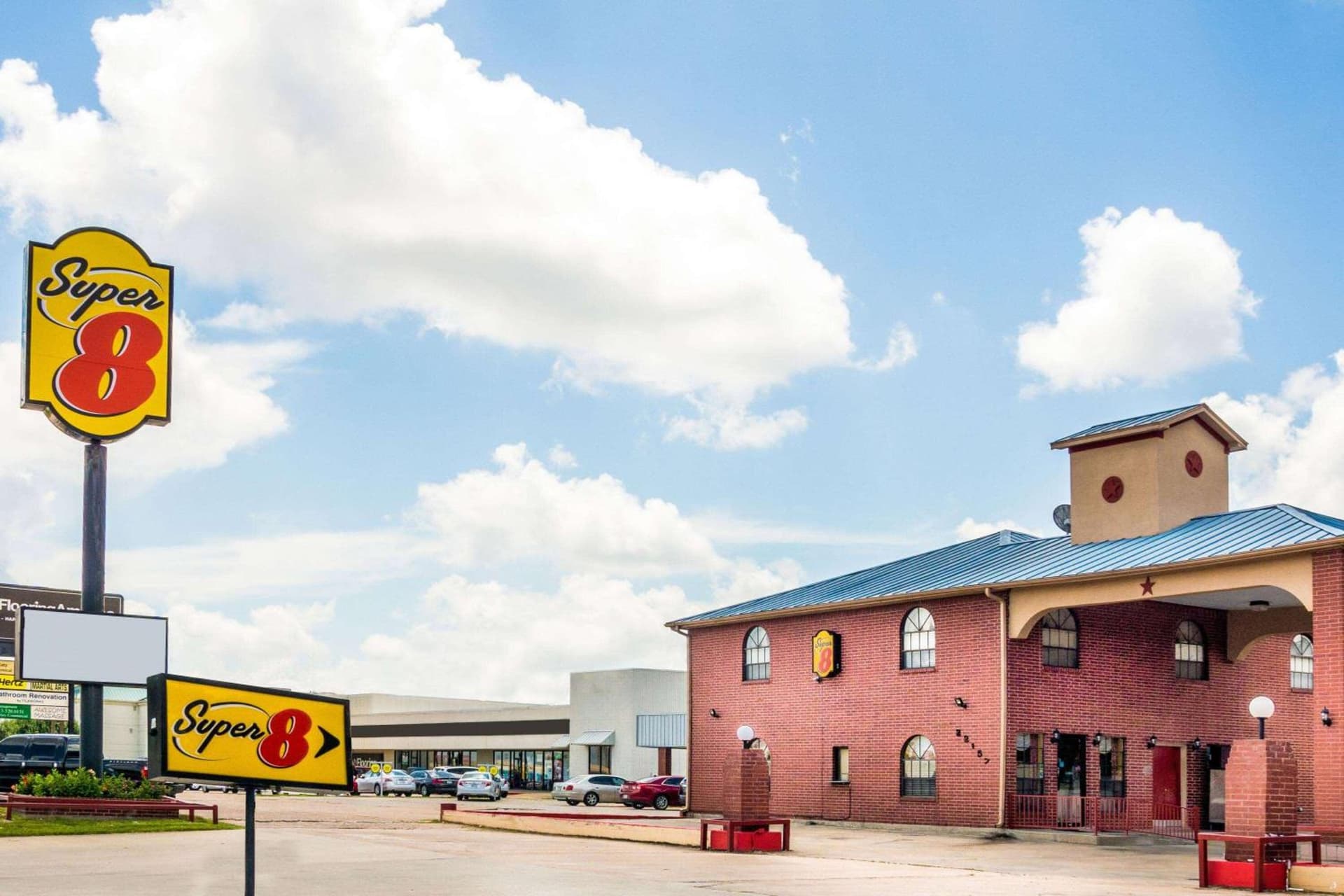 Express Inn & Suites Houston Katy interior in Katy, TX — gallery photo 2