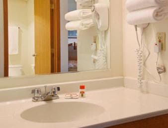 Covered Bridge Inn interior in Winterset, IA — gallery photo 2