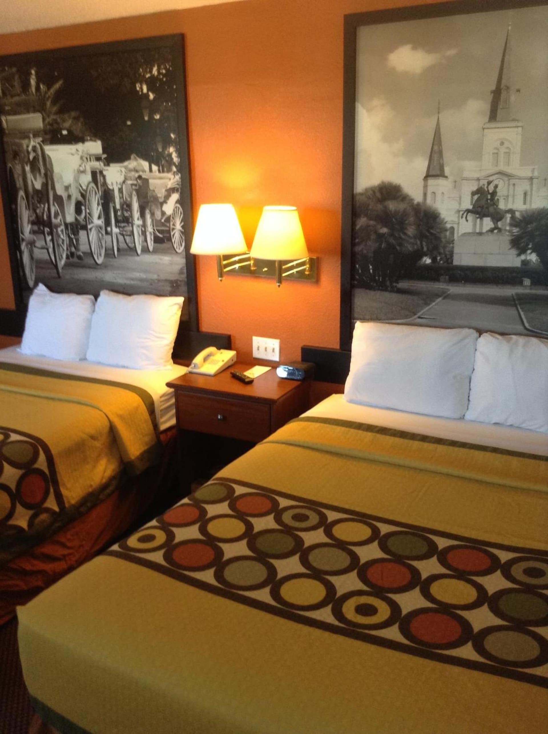 Super 8 by Wyndham New Orleans gallery photo in New Orleans, LA — image 9