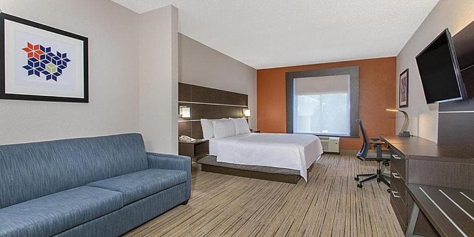 Holiday Inn Express and Suites Silver Springs - Ocala by IHG gallery photo in Silver Springs, FL — image 42
