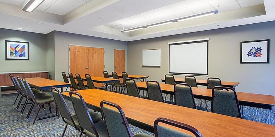 Holiday Inn Express and Suites Silver Springs - Ocala by IHG interior in Silver Springs, FL — gallery photo 2