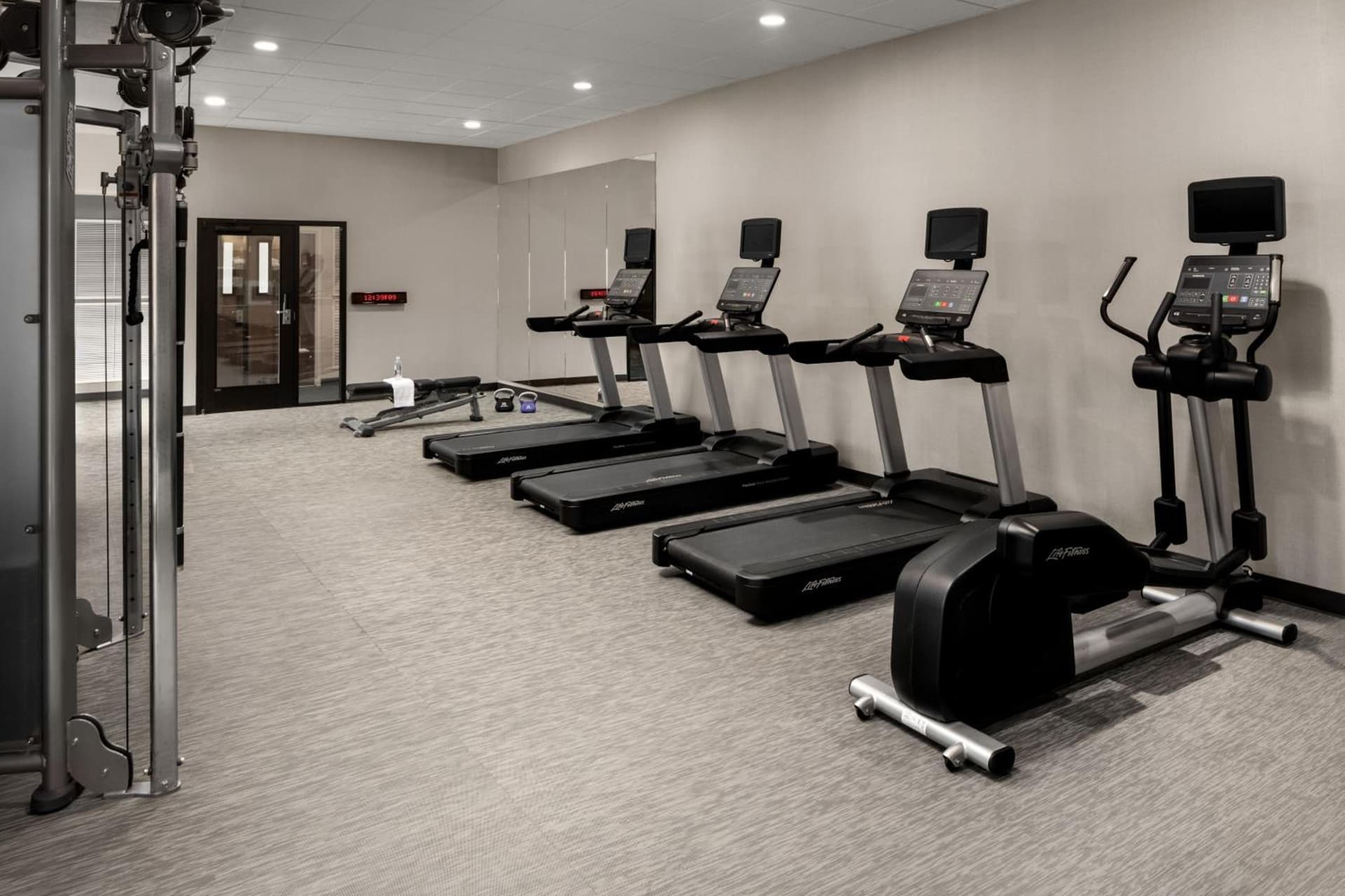 Courtyard by Marriott Portland Beaverton gallery photo in Beaverton, OR — image 12