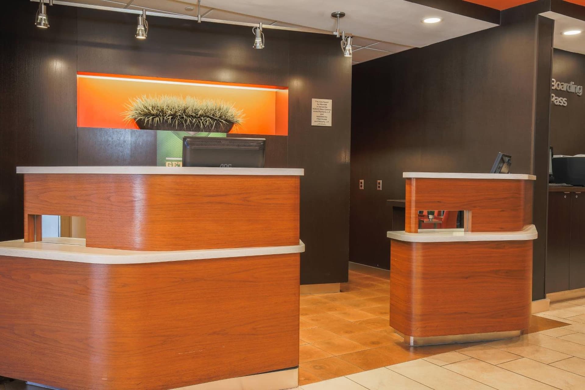 Courtyard by Marriott Flint Grand Blanc interior in Flint, MI — gallery photo 2