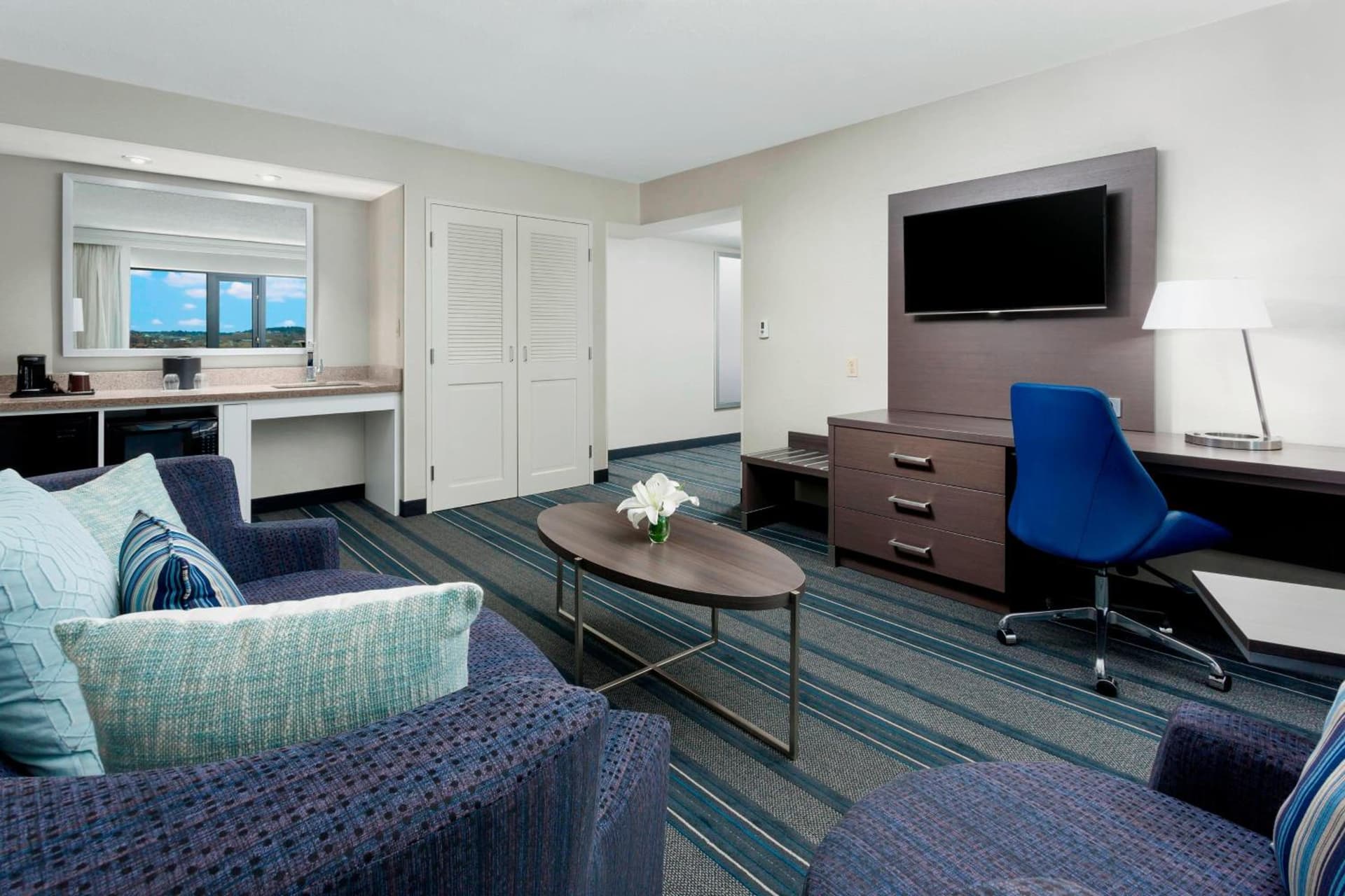 Courtyard by Marriott Boston Cambridge gallery photo in Cambridge, MA — image 42