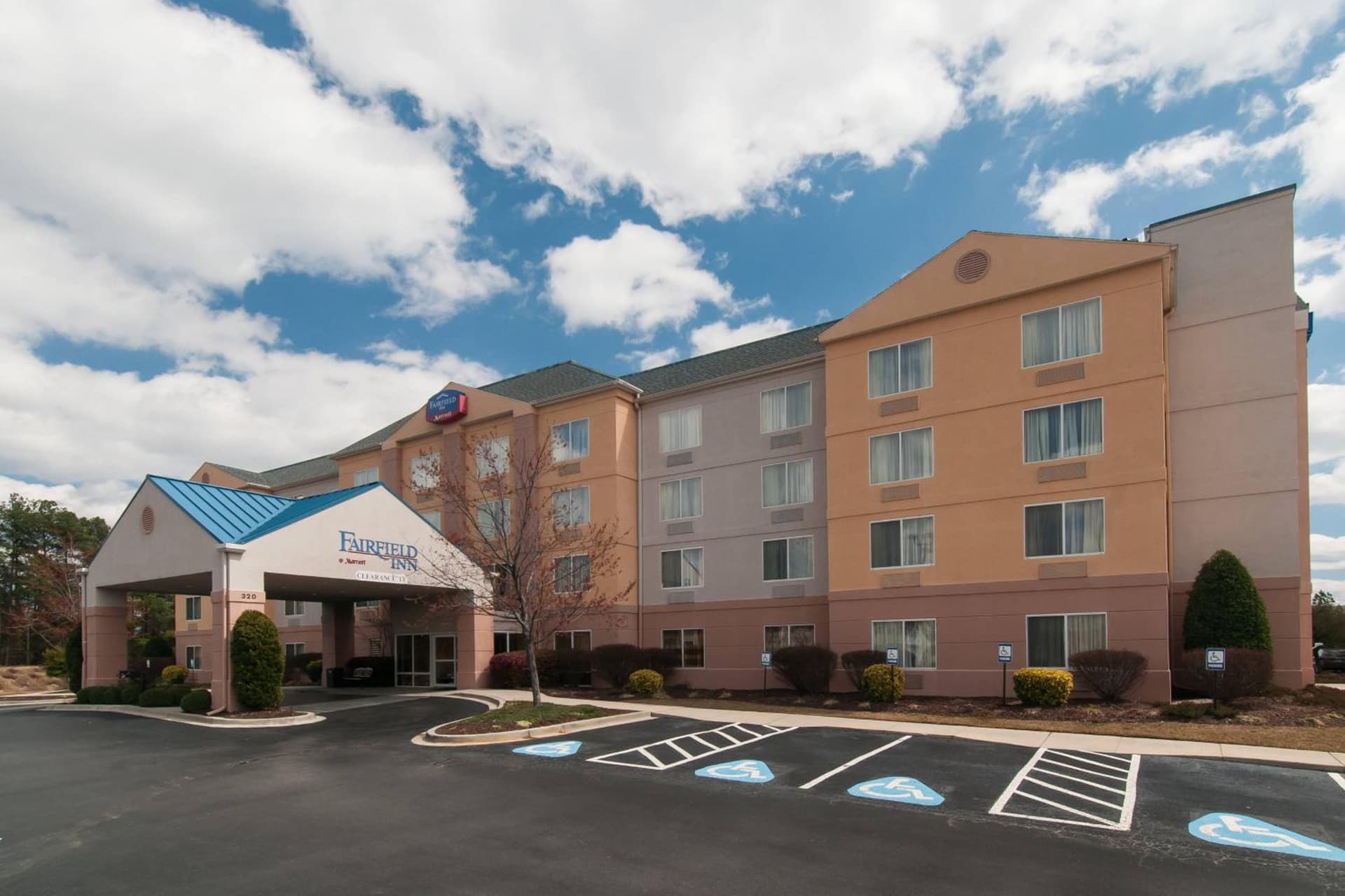 Fairfield by Marriott Inn & Suites Columbia Harbison interior in Columbia, SC — gallery photo 2