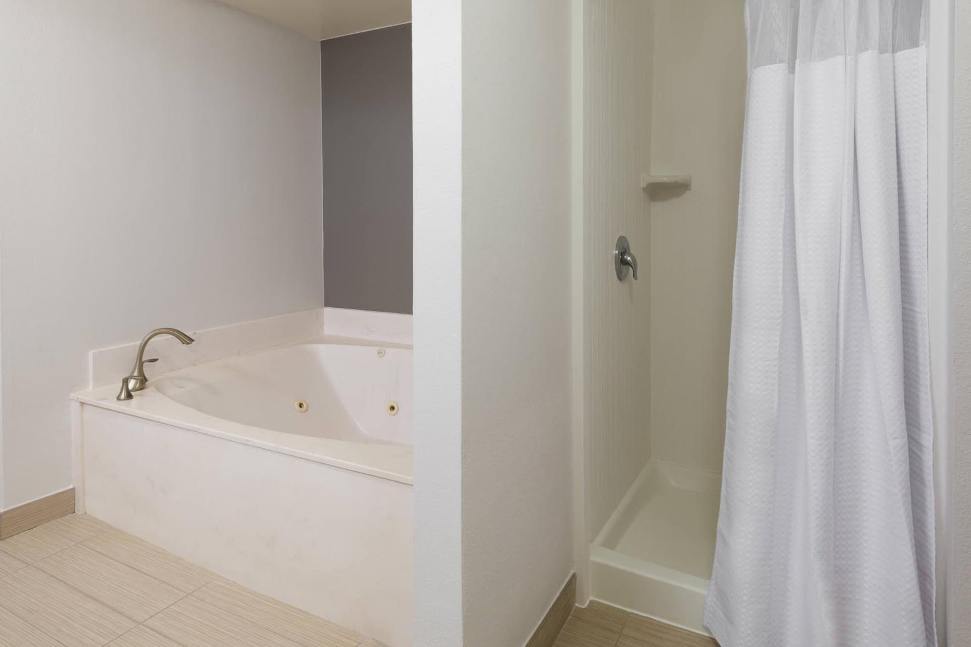 Courtyard by Marriott Wilmington/Wrightsville Beach gallery photo in Wilmington, NC — image 41