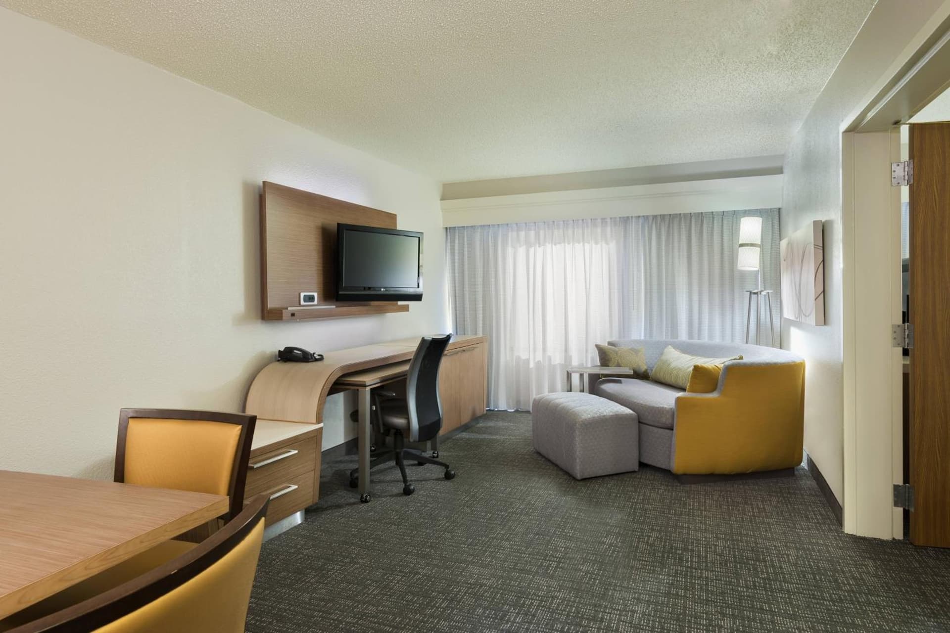 Courtyard by Marriott Wilmington/Wrightsville Beach gallery photo in Wilmington, NC — image 5