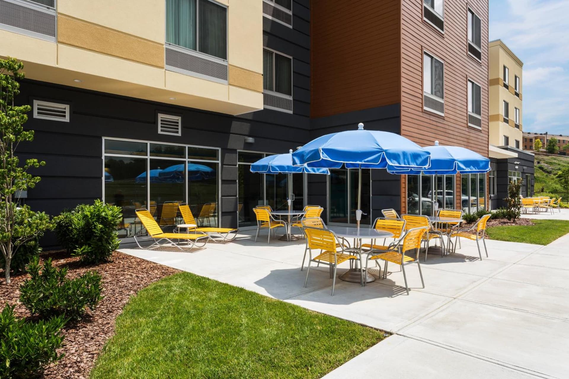 Fairfield Inn & Suites by Marriott Johnson City interior in Johnson City, TN — gallery photo 2