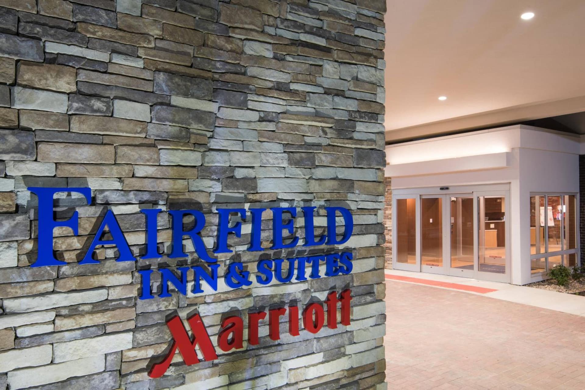 Fairfield Inn & Suites by Marriott Fort Wayne Southwest property views in Ellison, IN — gallery photo 3