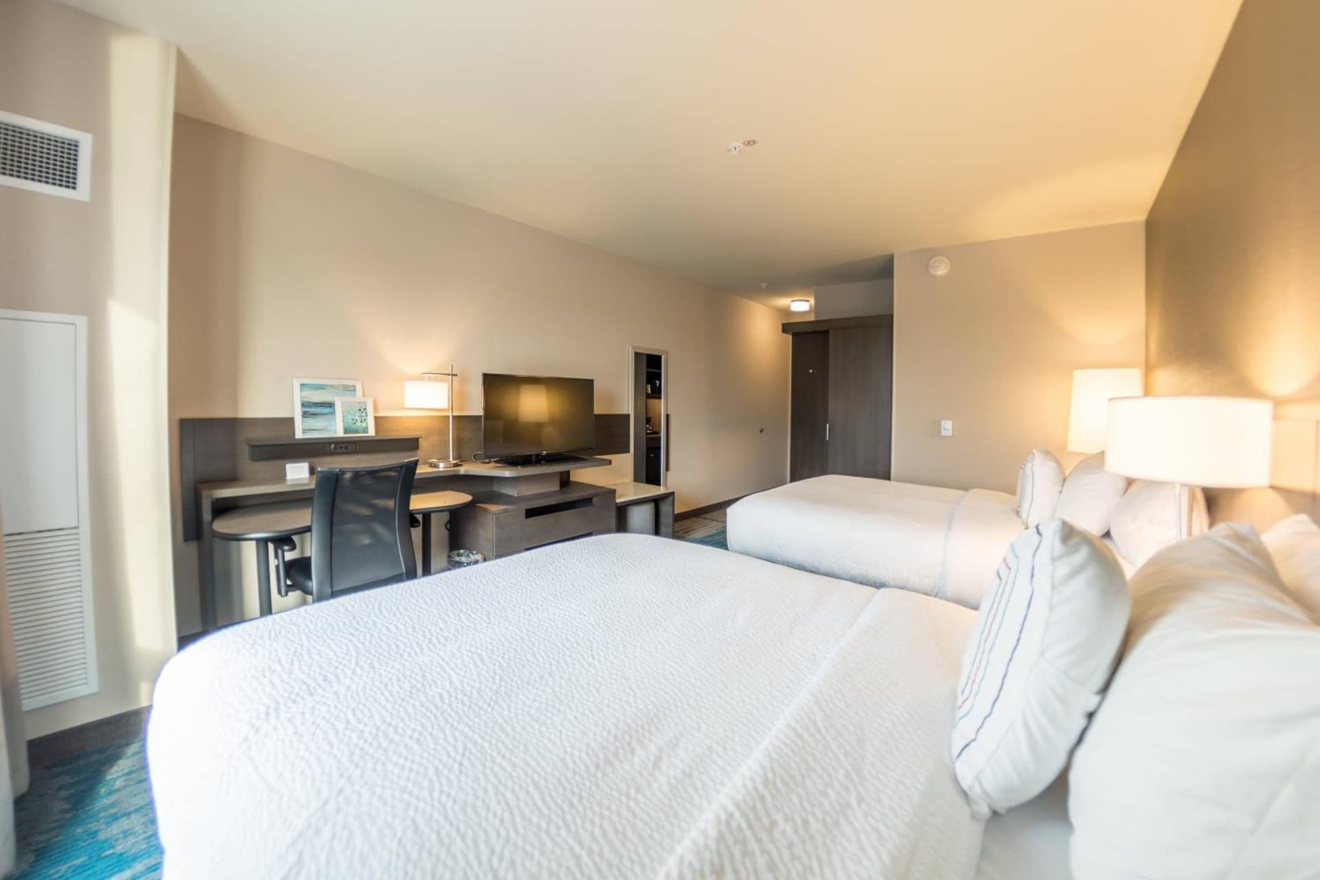 Fairfield Inn & Suites by Marriott Des Moines Altoona property views in Altoona, IA — gallery photo 3