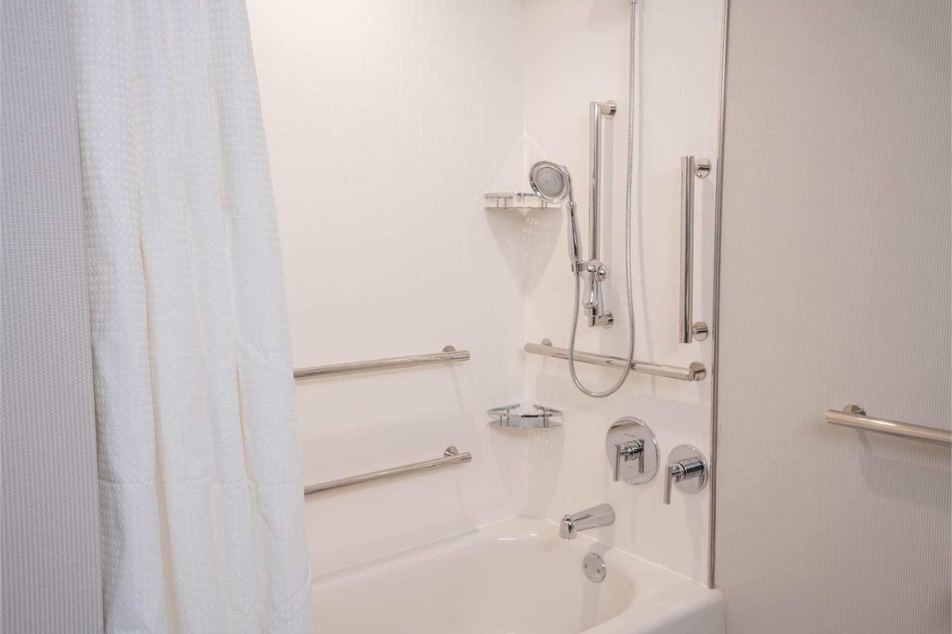Courtyard by Marriott Thousand Oaks Agoura Hills property views in Agoura Hills, CA — gallery photo 3