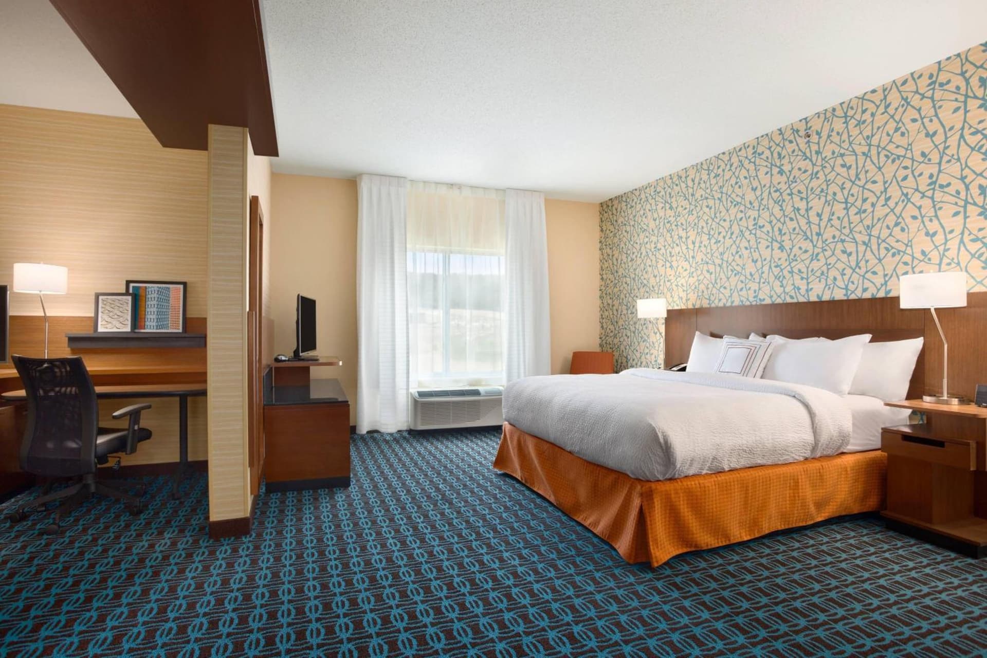 Fairfield Inn & Suites by Marriott Bristol interior in Bristol, TN — gallery photo 2