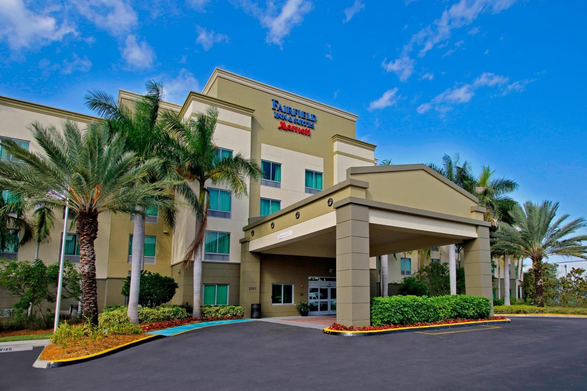 Fairfield Inn & Suites Fort Lauderdale Airport & Cruise Port interior in Dania Beach, FL — gallery photo 2
