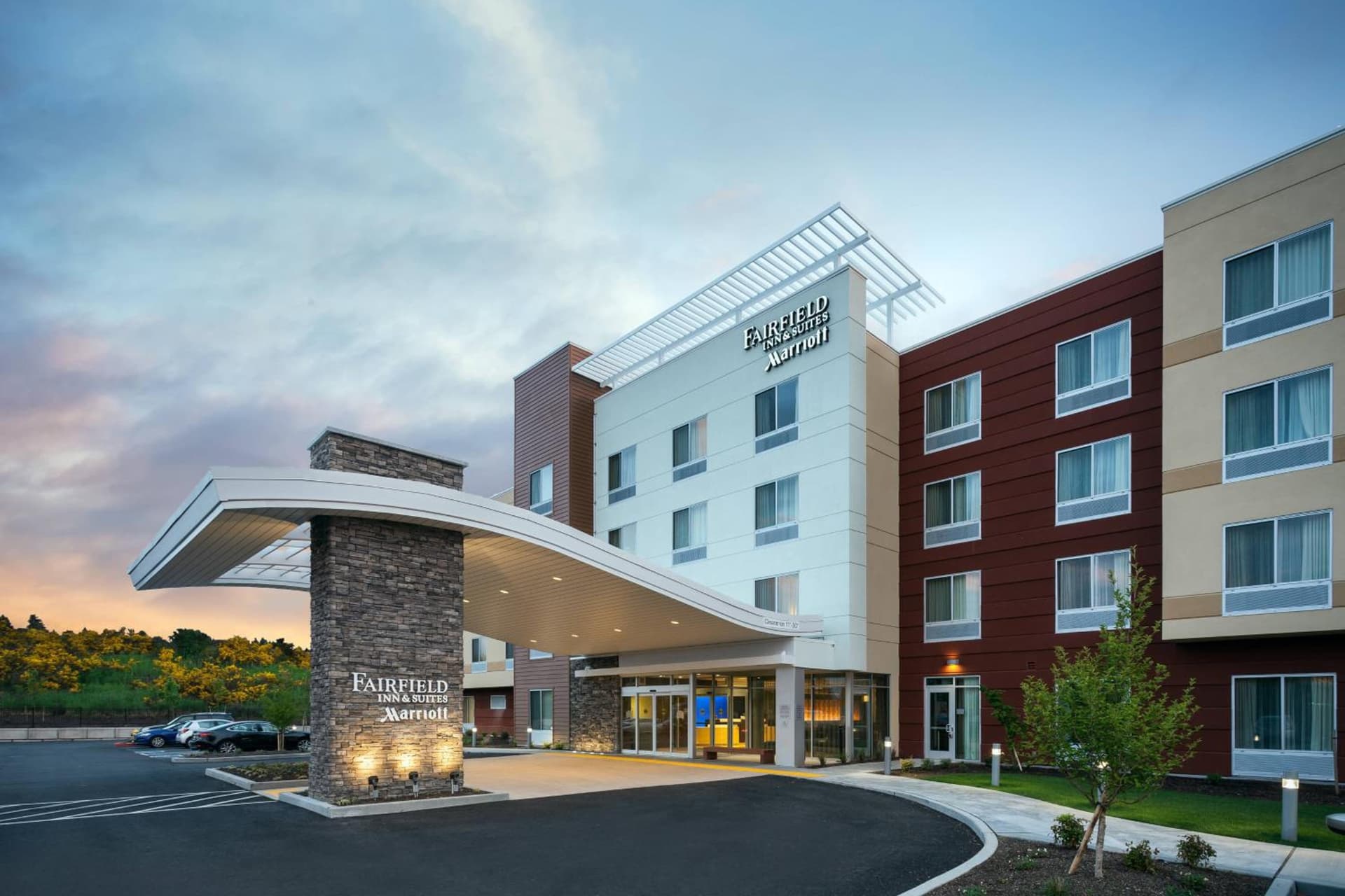 Fairfield Inn & Suites by Marriott Tacoma DuPont interior in DuPont, WA — gallery photo 2