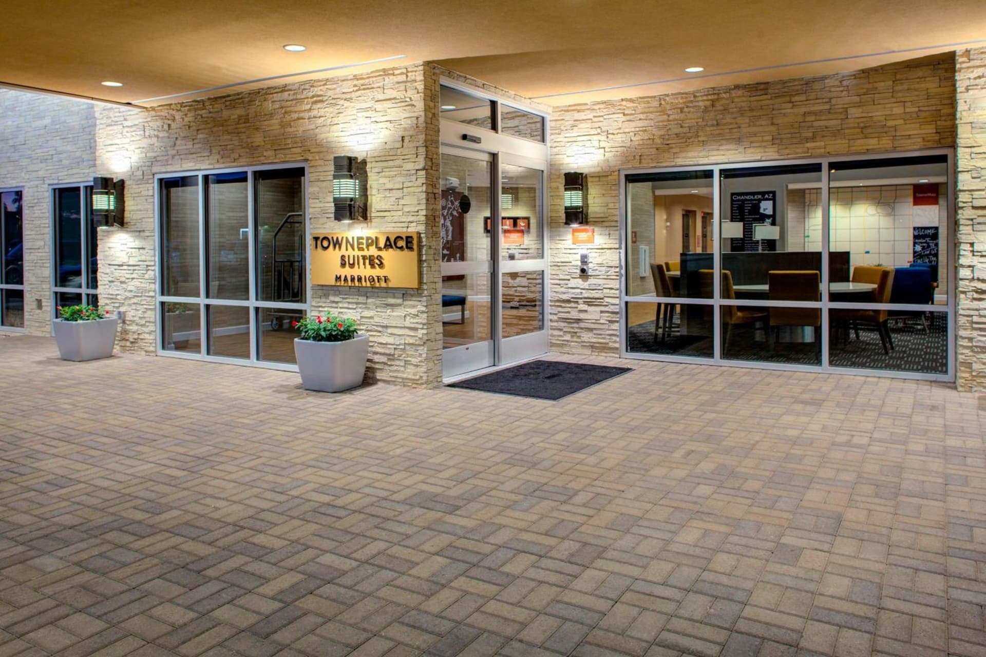 TownePlace Suites by Marriott Phoenix Chandler/Fashion Center interior in Chandler, AZ — gallery photo 2