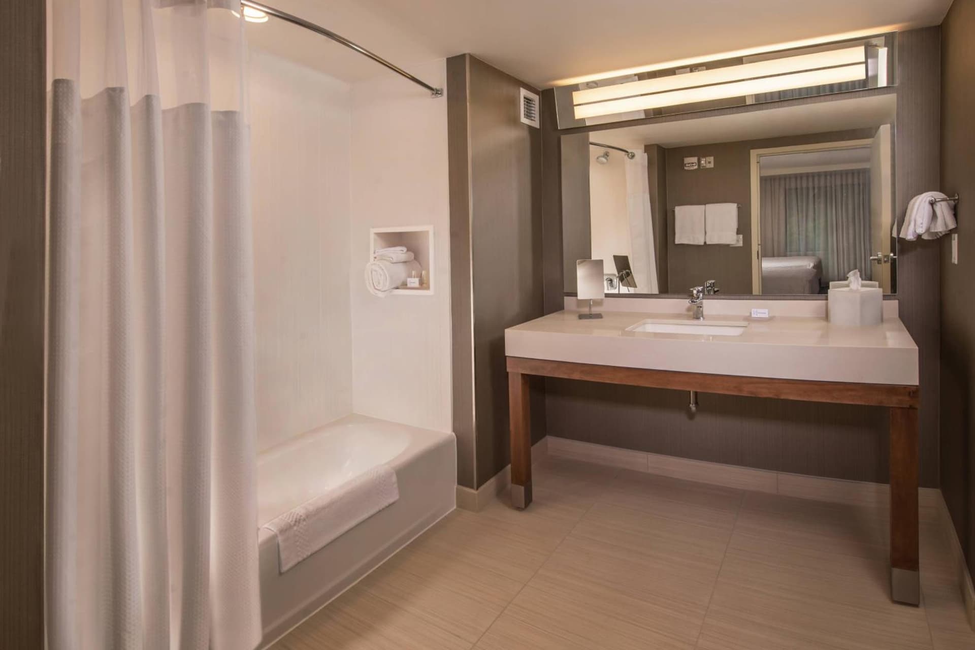 Courtyard by Marriott Hershey Chocolate Avenue gallery photo in Hershey, PA — image 4