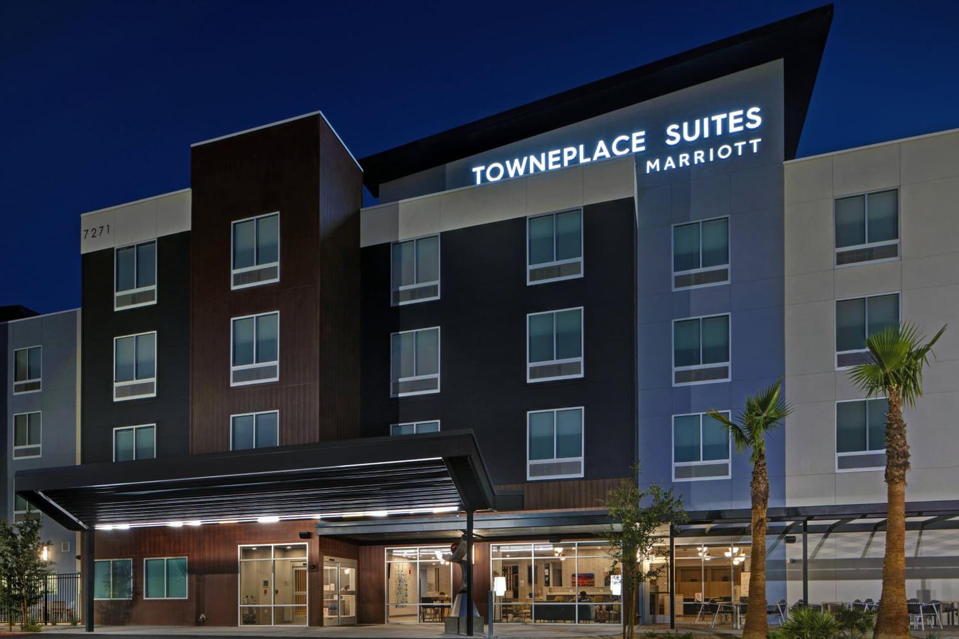 TownePlace Suites by Marriott Phoenix Glendale Sports & Entertainment District interior in Glendale, AZ — gallery photo 2