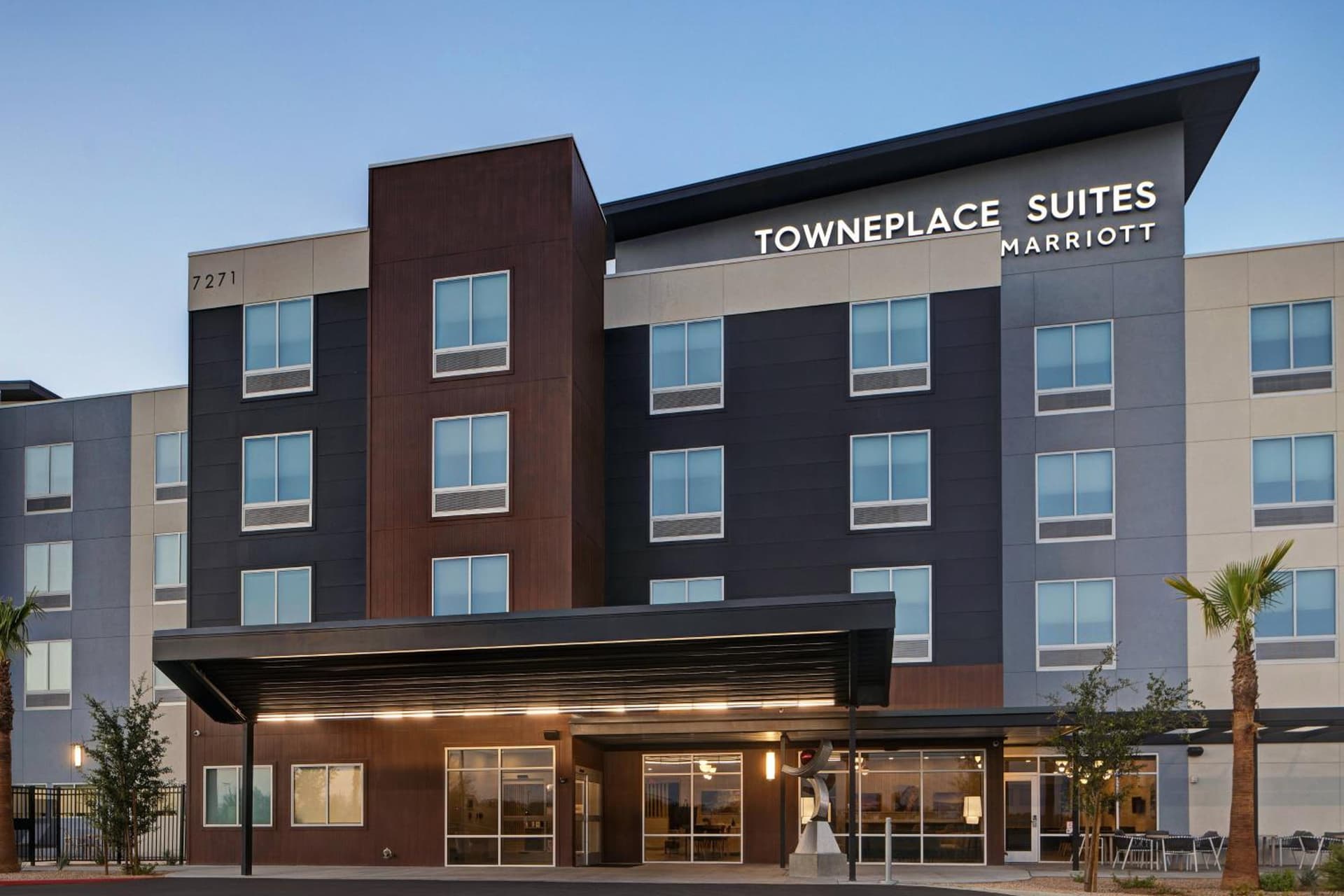 TownePlace Suites by Marriott Phoenix Glendale Sports & Entertainment District property views in Glendale, AZ — gallery photo 3