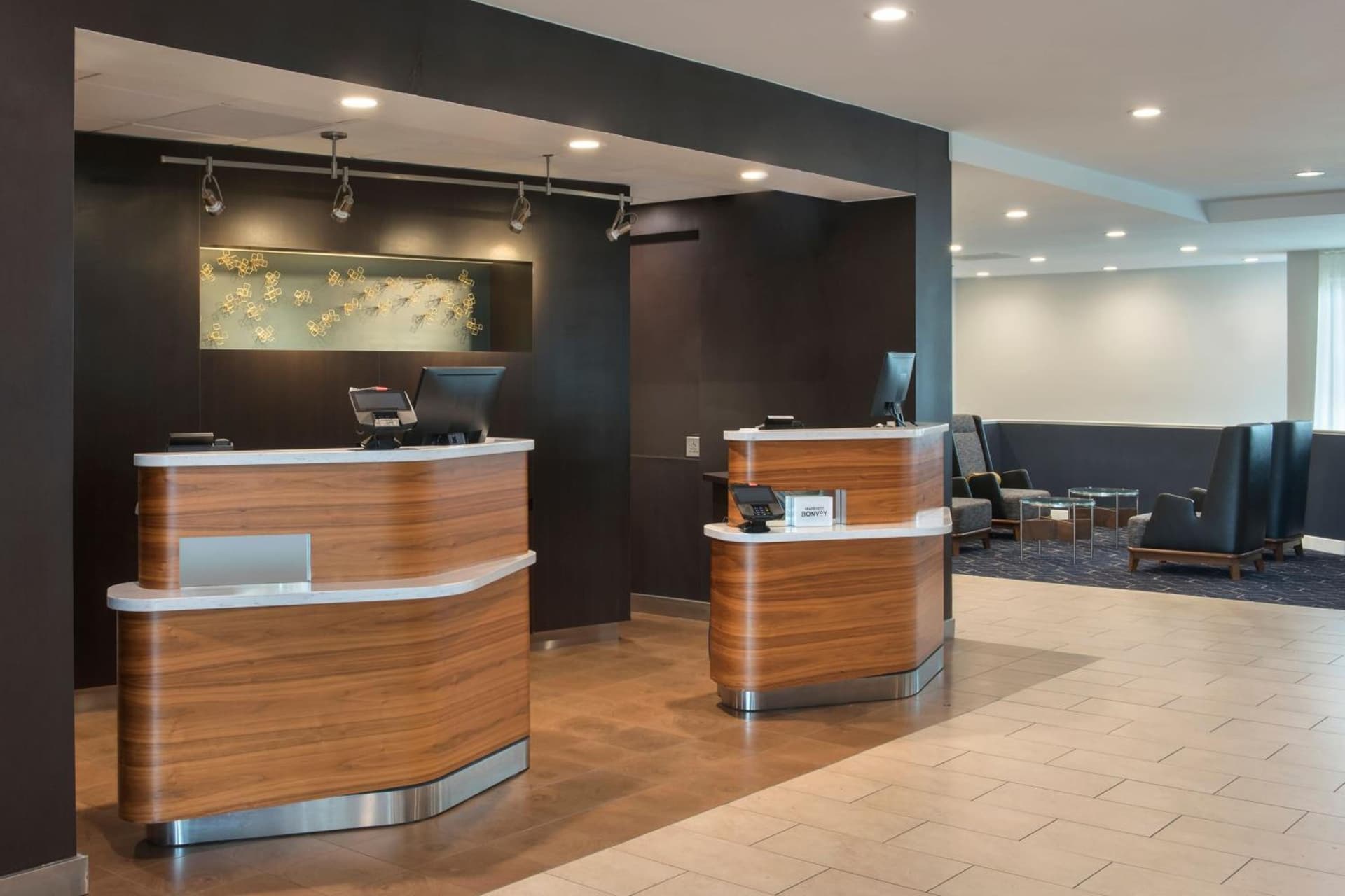 Courtyard by Marriott Silver Spring North/White Oak interior in Silver Spring, MD — gallery photo 2