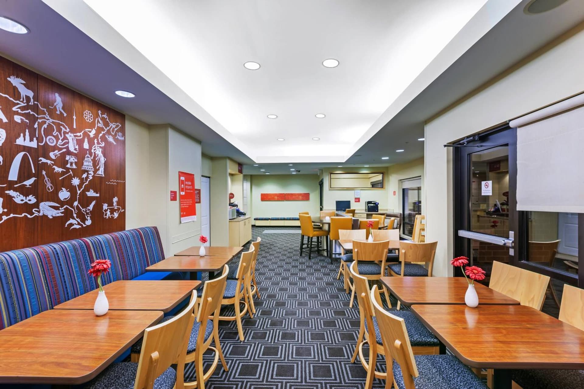 TownePlace Suites by Marriott Tulsa North/Owasso interior in Owasso, OK — gallery photo 2