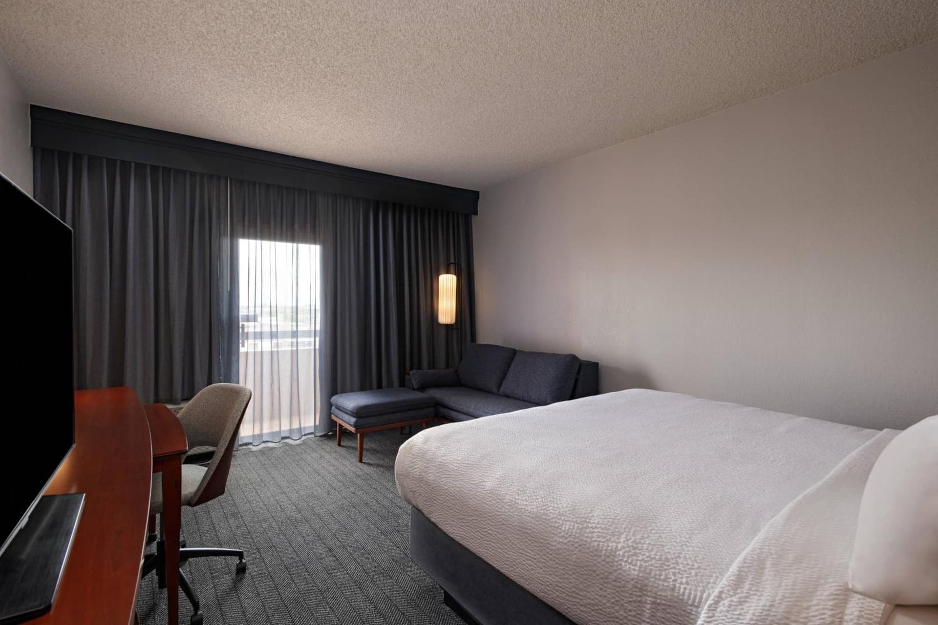 Courtyard by Marriott San Antonio Airport property views in San Antonio, TX — gallery photo 3