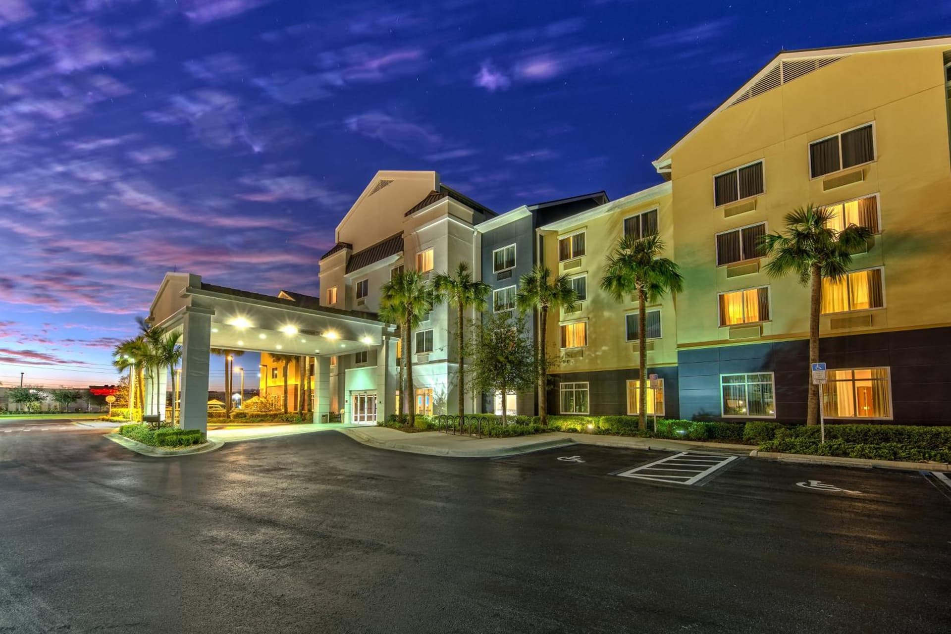 Fairfield Inn and Suites by Marriott Naples property views in Naples, FL — gallery photo 3