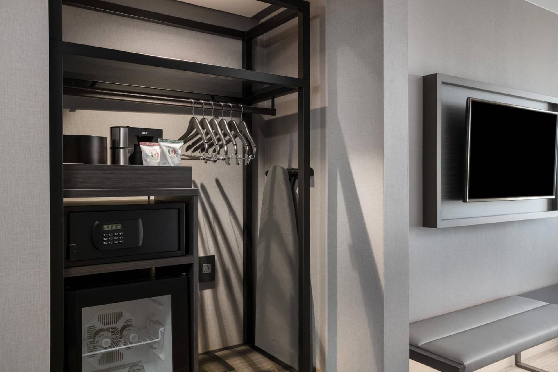 AC Hotel by Marriott Portsmouth Downtown/Waterfront gallery photo in Portsmouth, NH — image 26