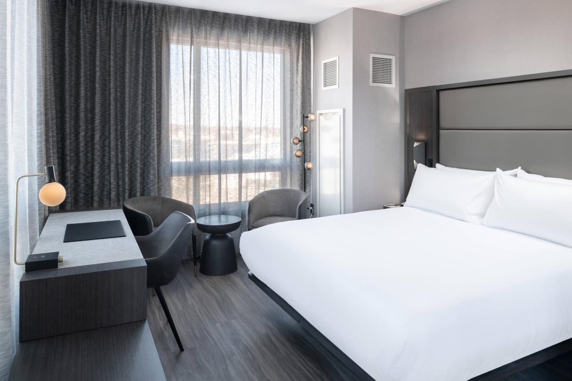 AC Hotel by Marriott Portsmouth Downtown/Waterfront gallery photo in Portsmouth, NH — image 46