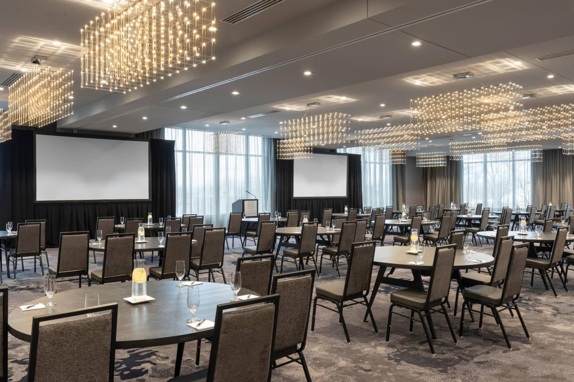 AC Hotel by Marriott Portsmouth Downtown/Waterfront gallery photo in Portsmouth, NH — image 63
