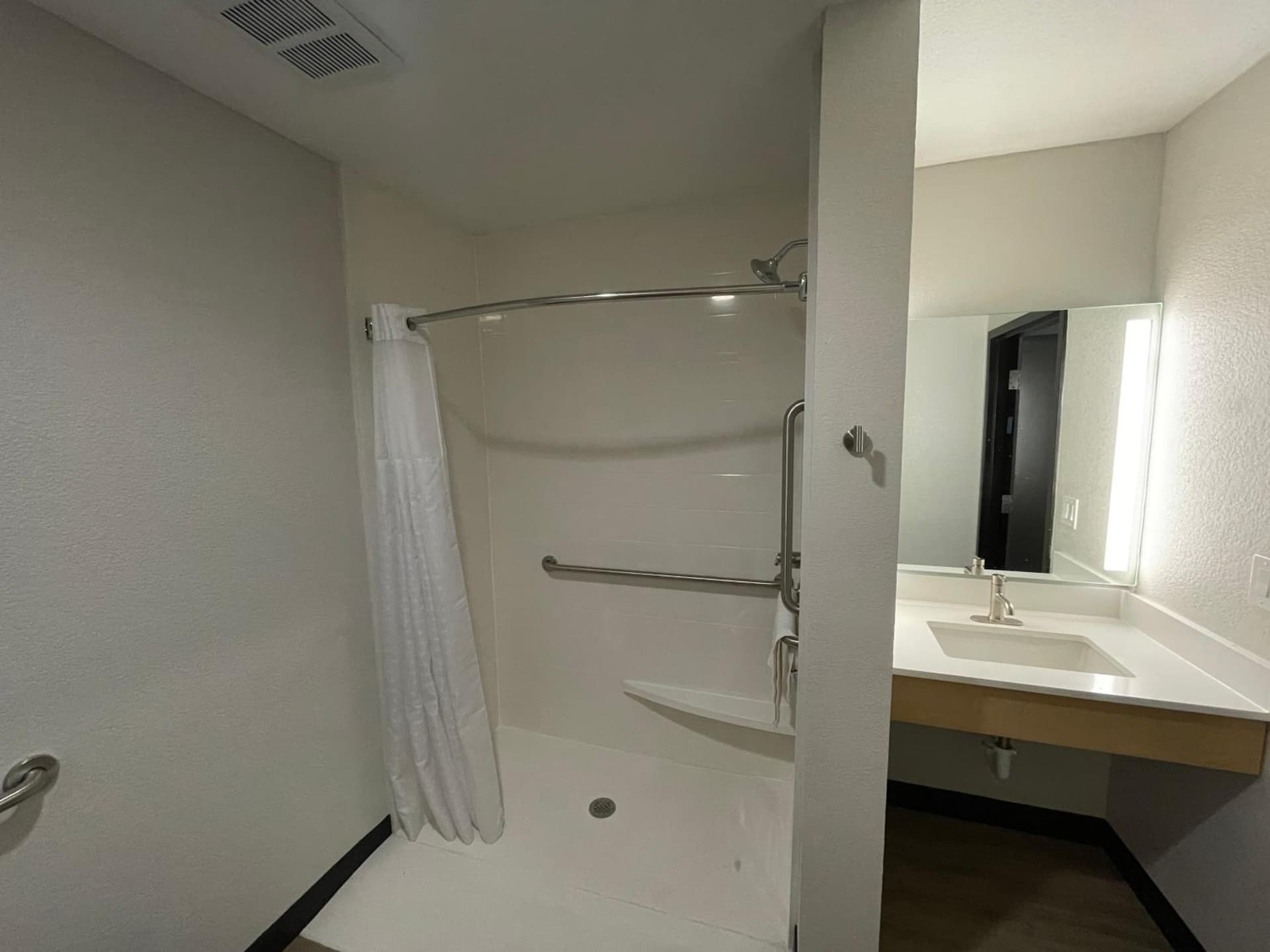 La Quinta Inn & Suites by Wyndham Augusta Fort Eisenhower gallery photo in Augusta, GA — image 9