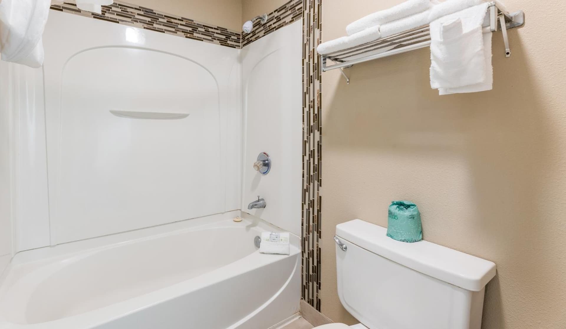 Motel 6 Classic Galveston, TX Beach-Seawall gallery photo in Galveston, TX — image 34