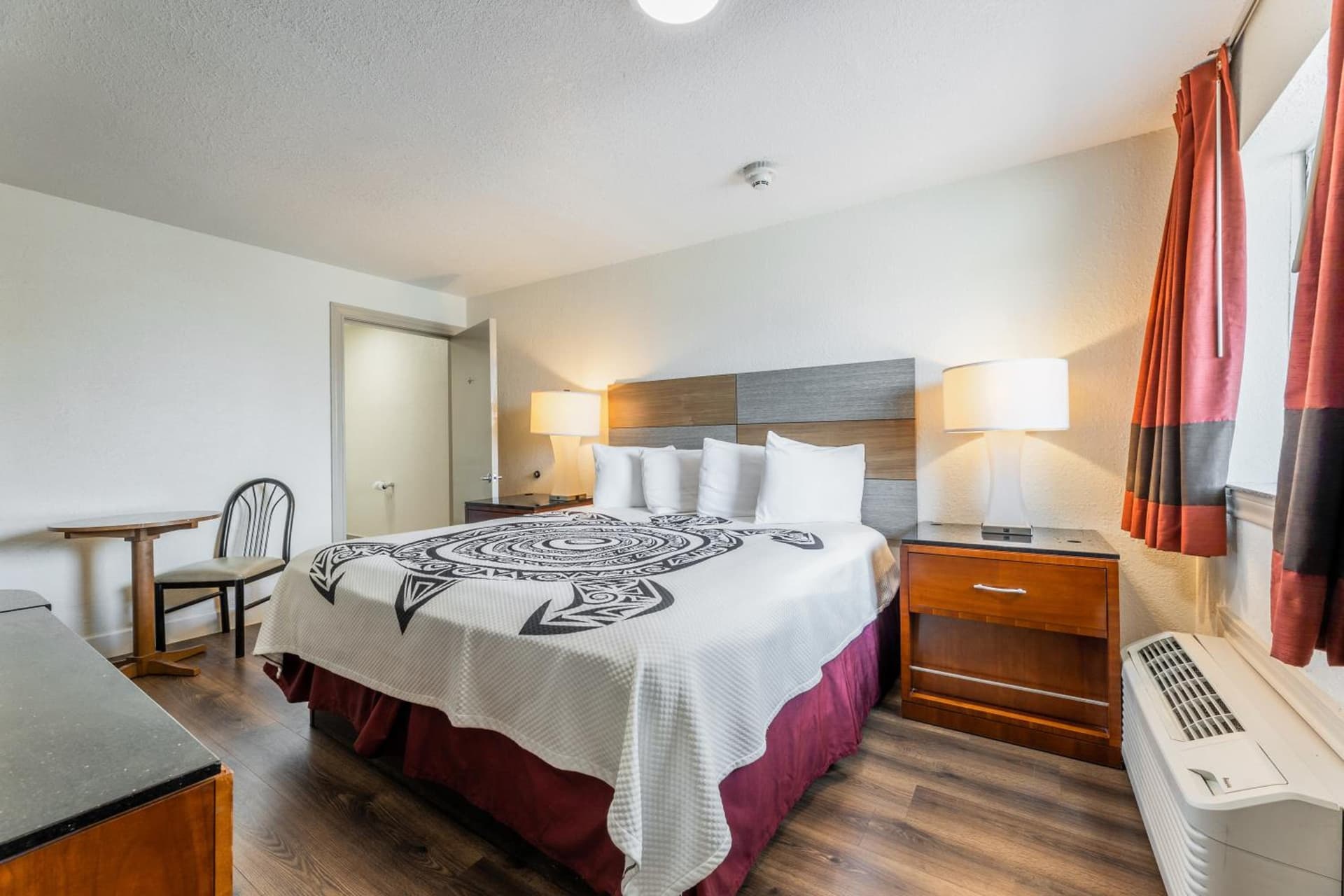 Motel 6 Classic Galveston, TX Beach-Seawall gallery photo in Galveston, TX — image 11