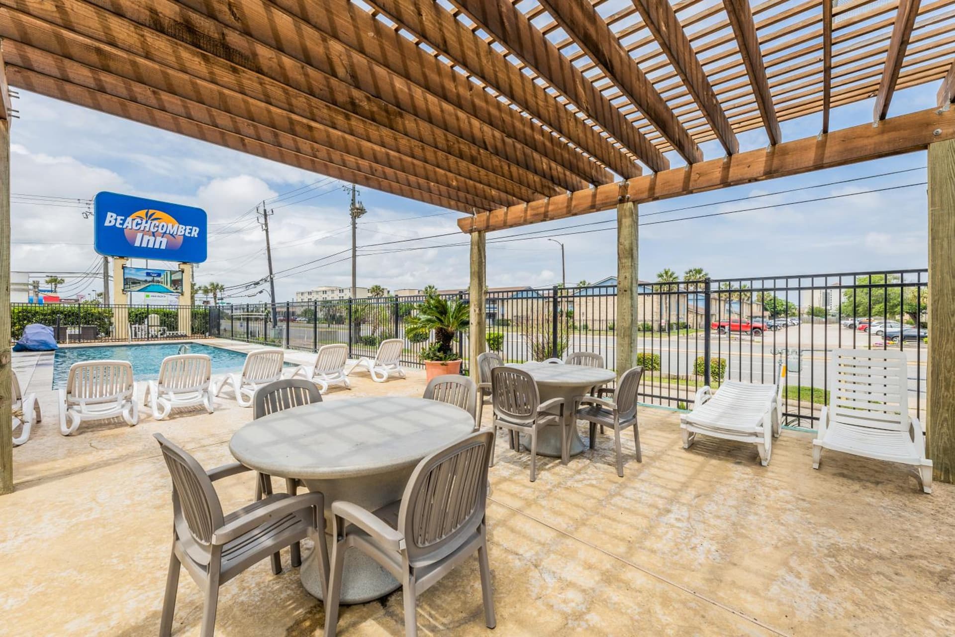 Motel 6 Classic Galveston, TX Beach-Seawall gallery photo in Galveston, TX — image 19