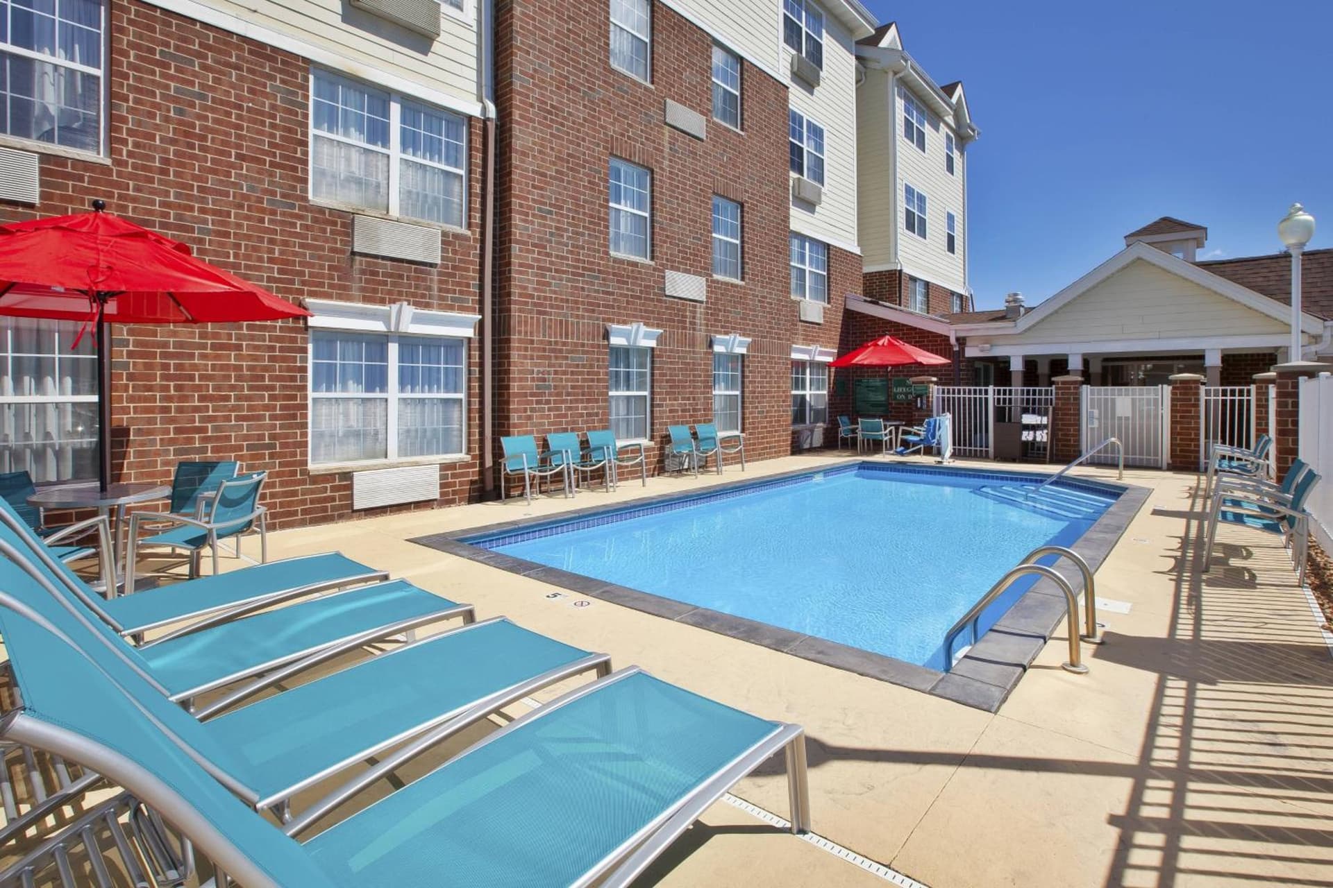 TownePlace Suites Minneapolis-St. Paul Airport/Eagan interior in Eagan, MN — gallery photo 2