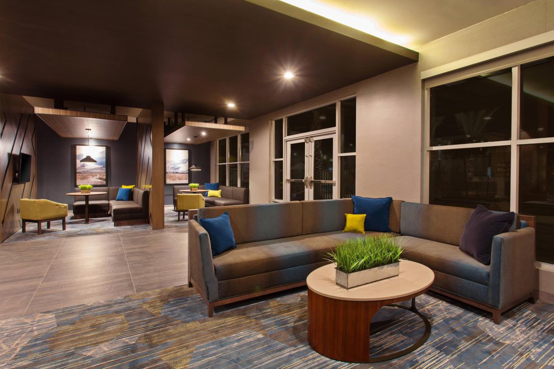 Courtyard by Marriott San Diego El Cajon interior in El Cajon, CA — gallery photo 2