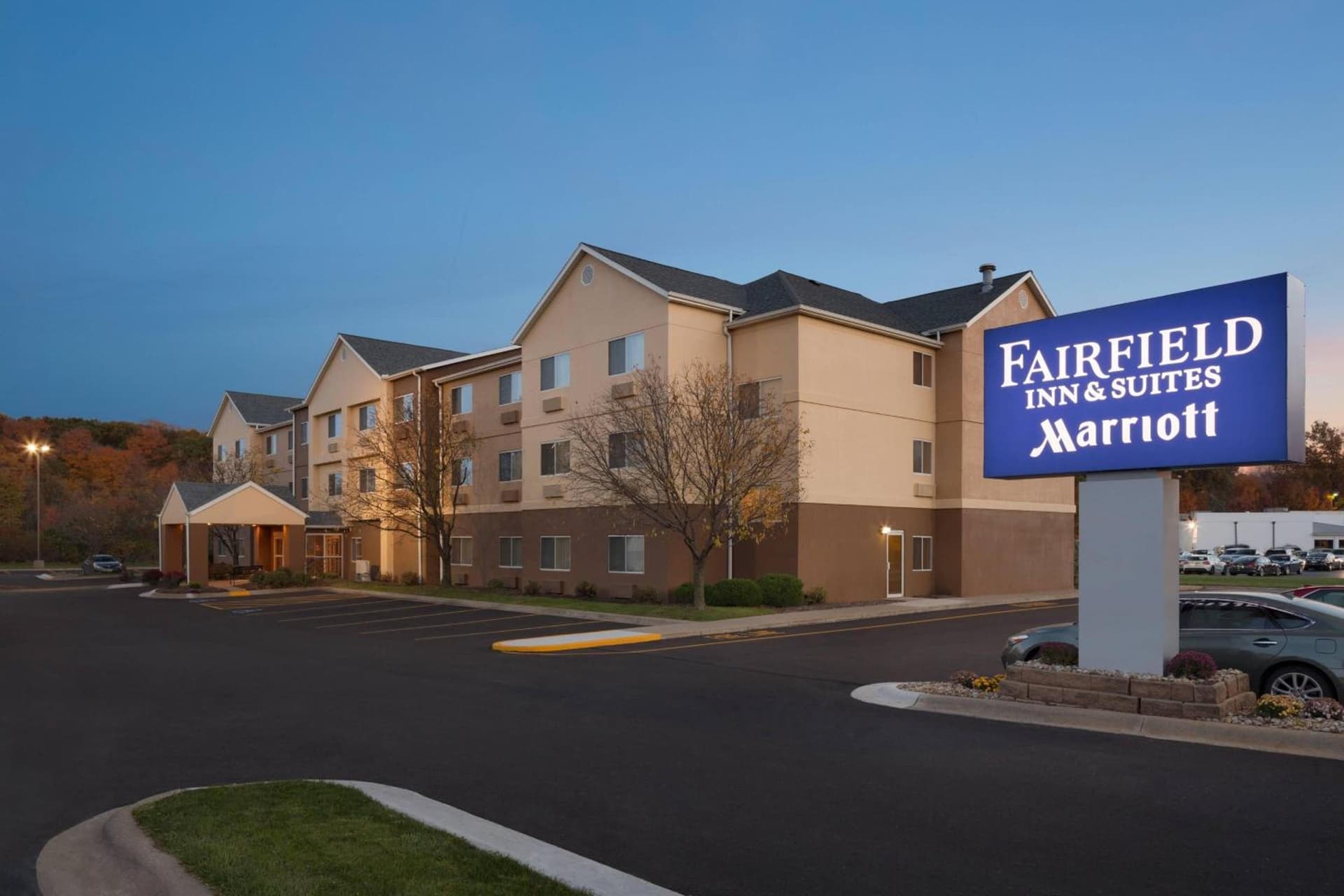 Fairfield Inn & Suites Youngstown Boardman Poland interior in Poland, OH — gallery photo 2