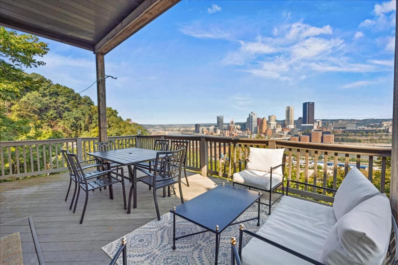 Stunning views from stylish 3-bedroom home featured exterior or lobby in Pittsburgh, PA — similar hotel