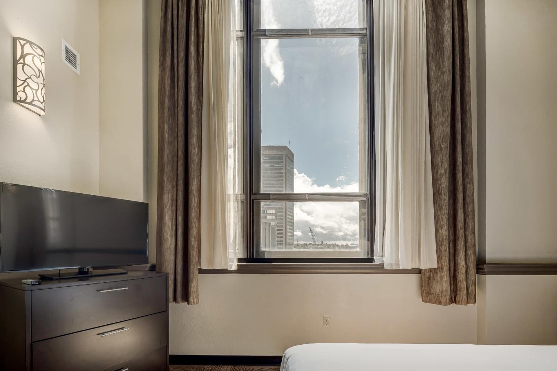 Staybridge Suites Baltimore - Inner Harbor by IHG gallery photo in Baltimore, MD — image 18