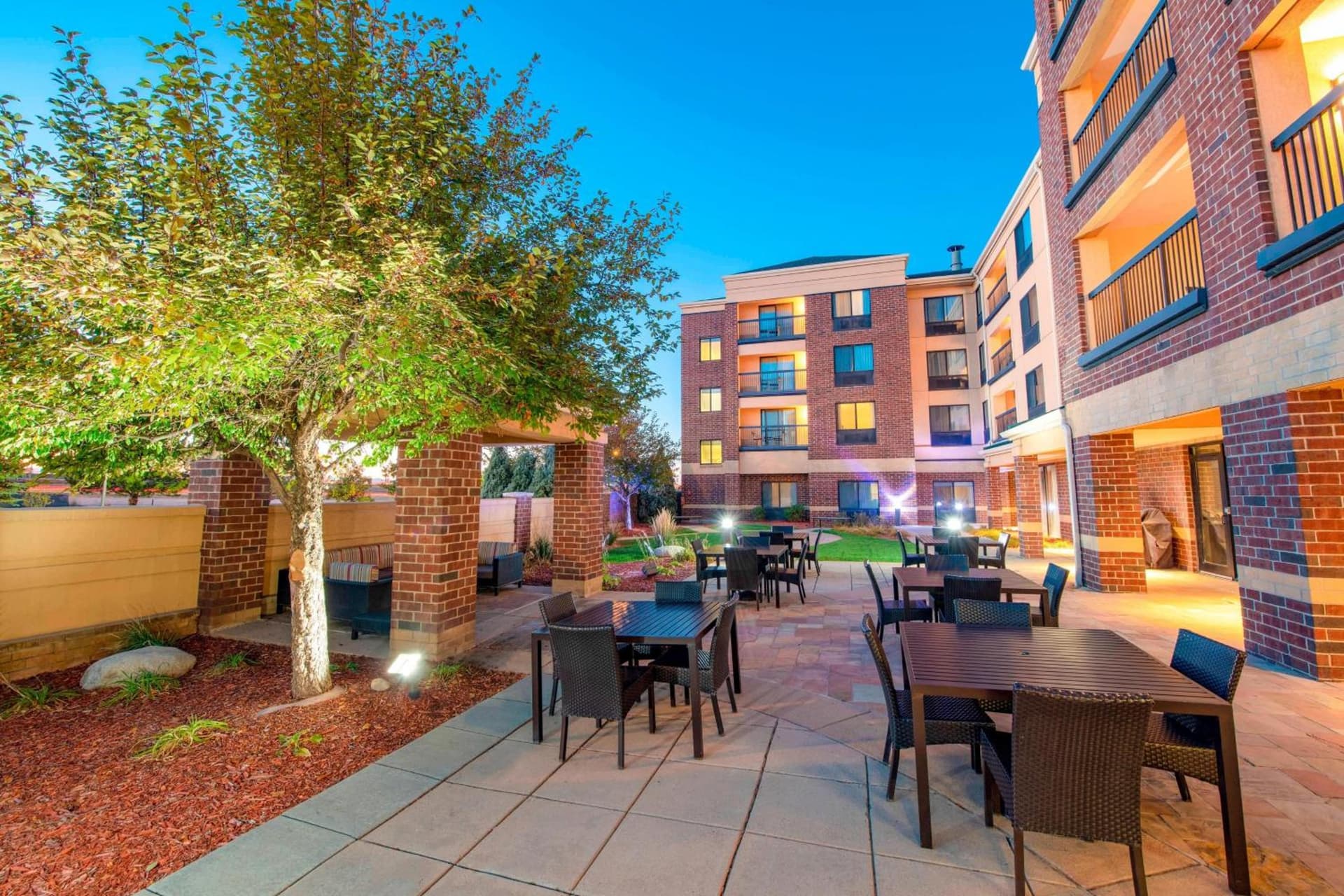 Courtyard Denver South Park Meadows Mall property views in Centennial, CO — gallery photo 3