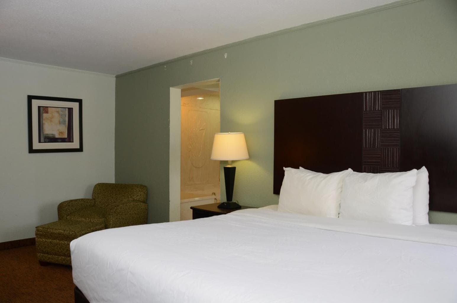 Quality Inn & Suites Covington property views in Covington, TN — gallery photo 3
