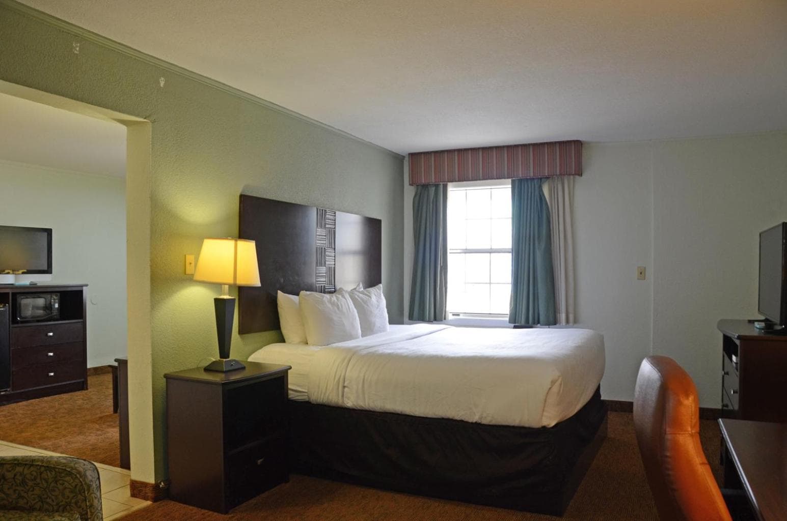 Quality Inn & Suites Covington interior in Covington, TN — gallery photo 2