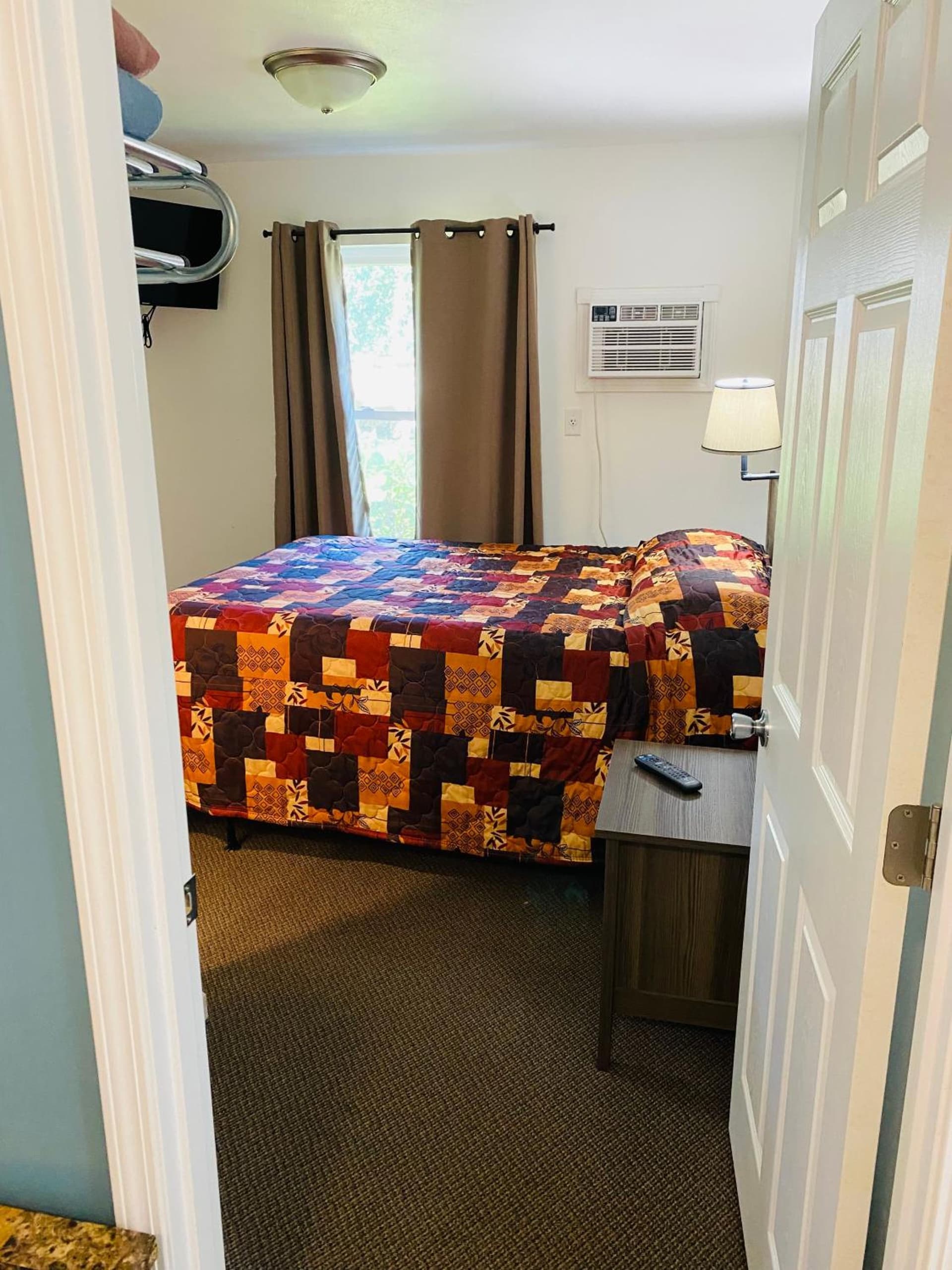 Scotty's Motel interior in Munising, MI — gallery photo 2