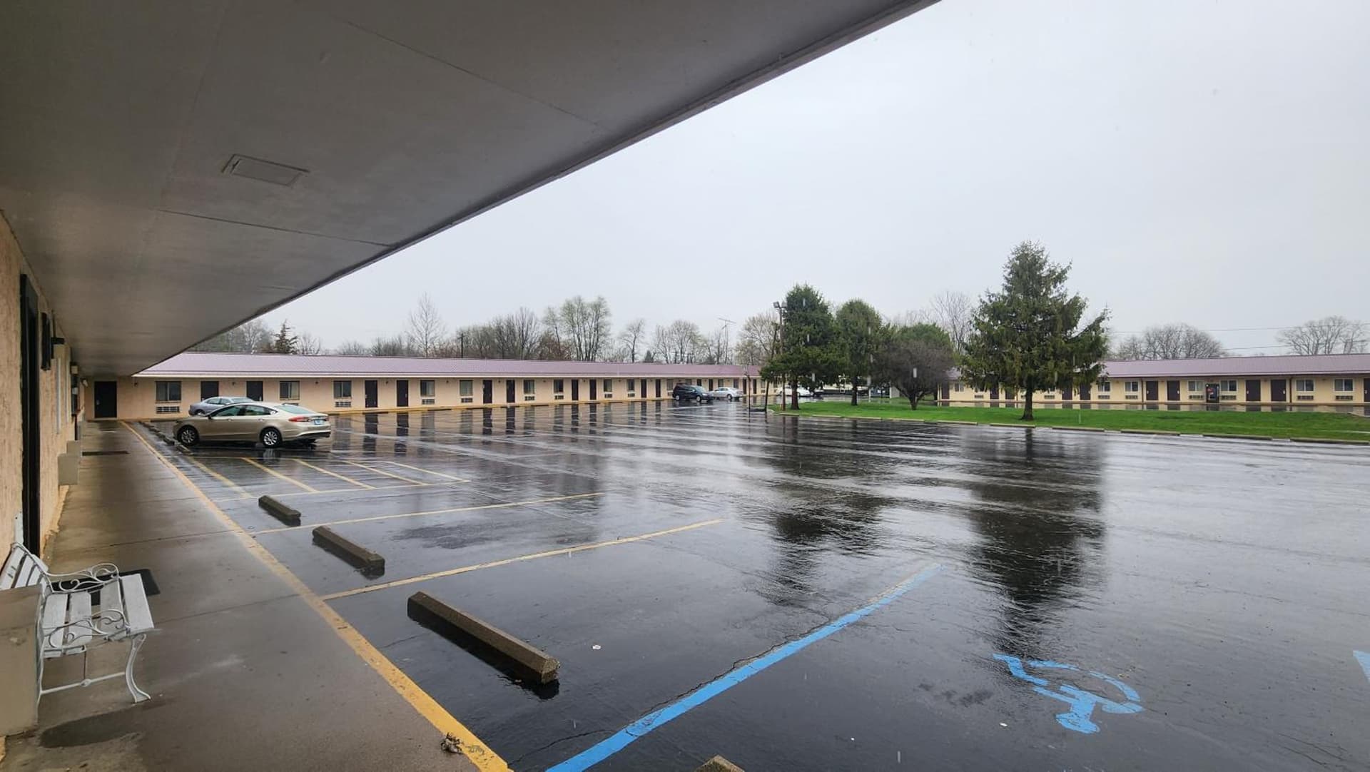 Super 8 by Wyndham Centerville-Richmond property views in Centerville, IN — gallery photo 3