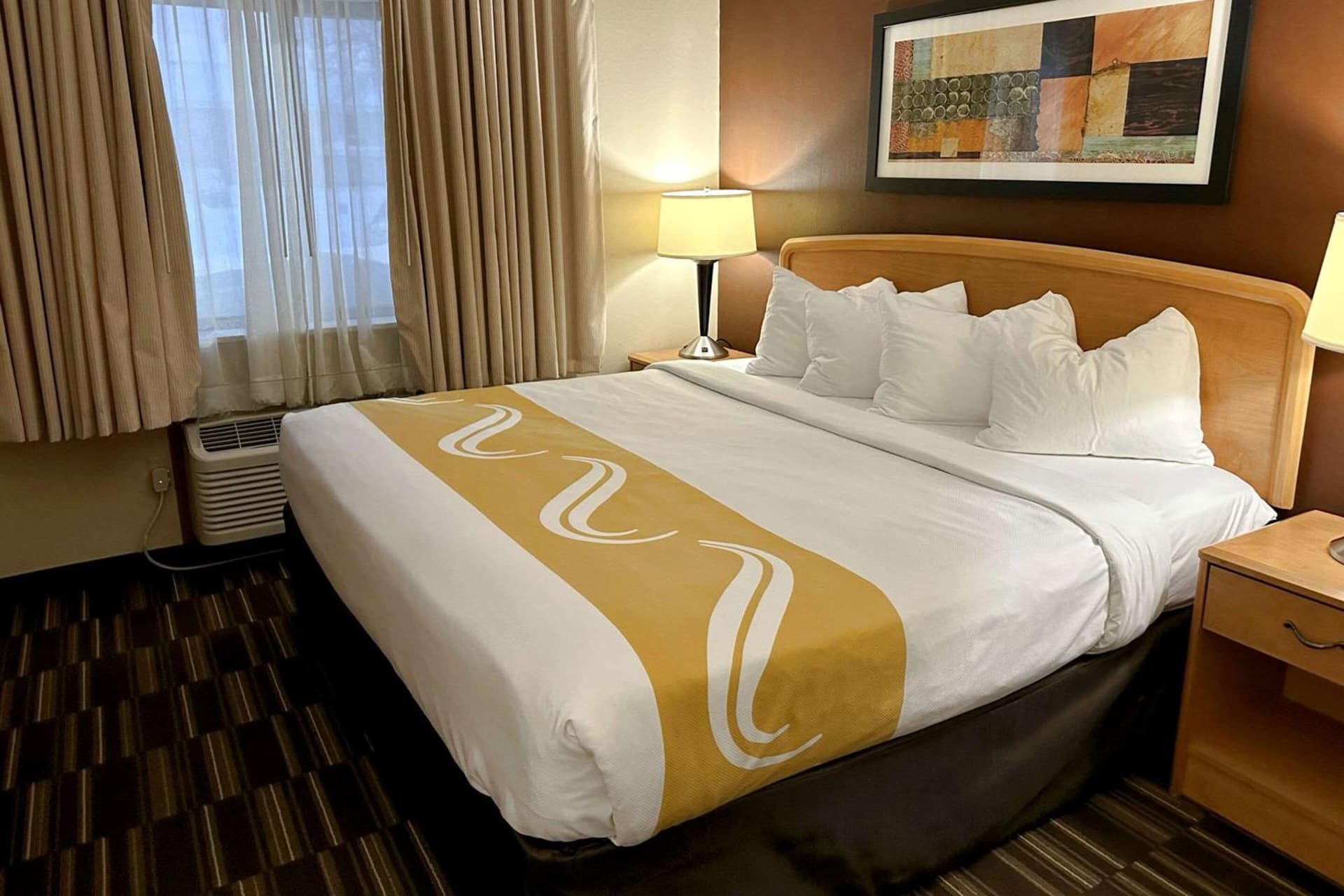 Quality Suites Near West Acres gallery photo in Fargo, ND — image 8