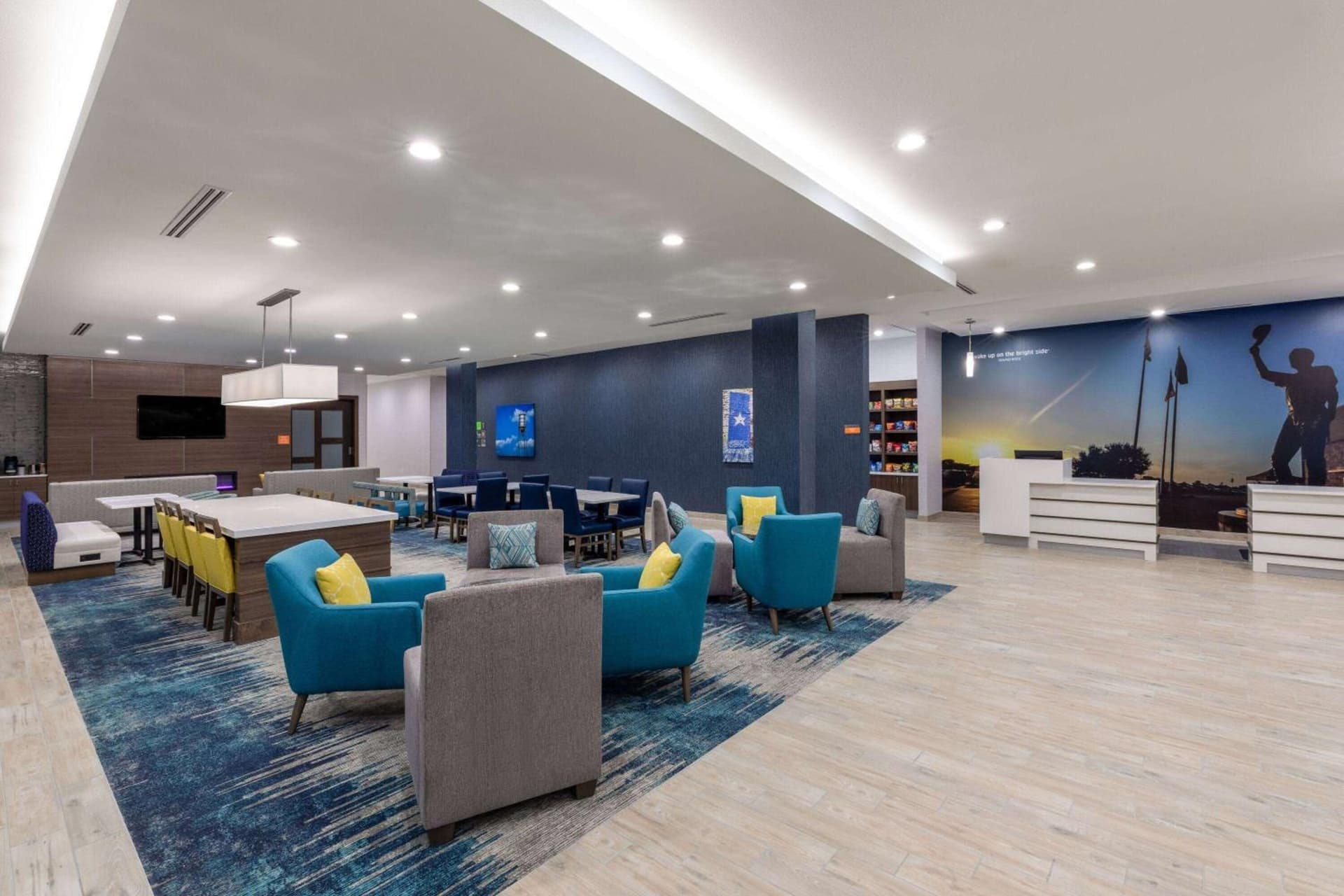 La Quinta Inn & Suites by Wyndham Round Rock near Kalahari property views in Round Rock, TX — gallery photo 3