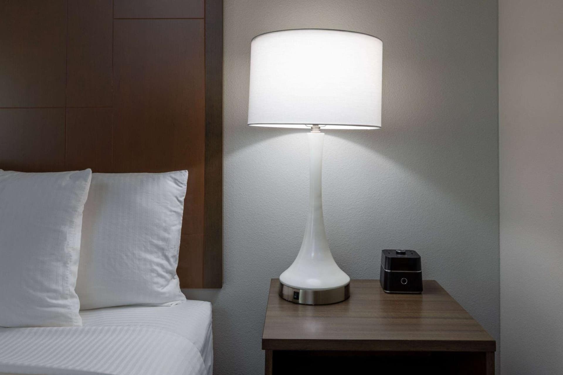 La Quinta Inn & Suites by Wyndham Round Rock near Kalahari gallery photo in Round Rock, TX — image 7