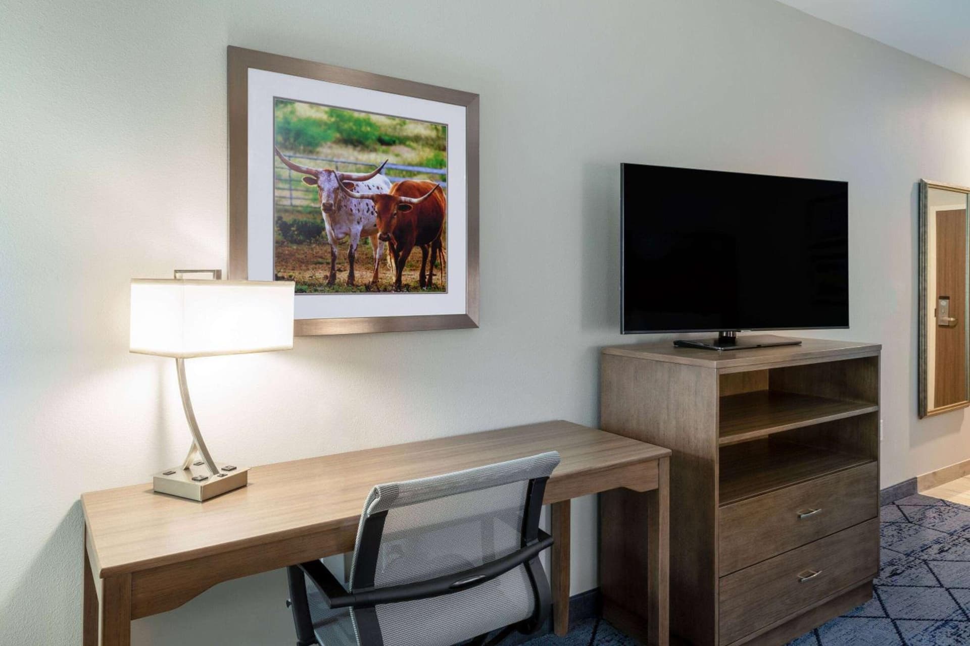 La Quinta Inn & Suites by Wyndham Round Rock near Kalahari gallery photo in Round Rock, TX — image 25