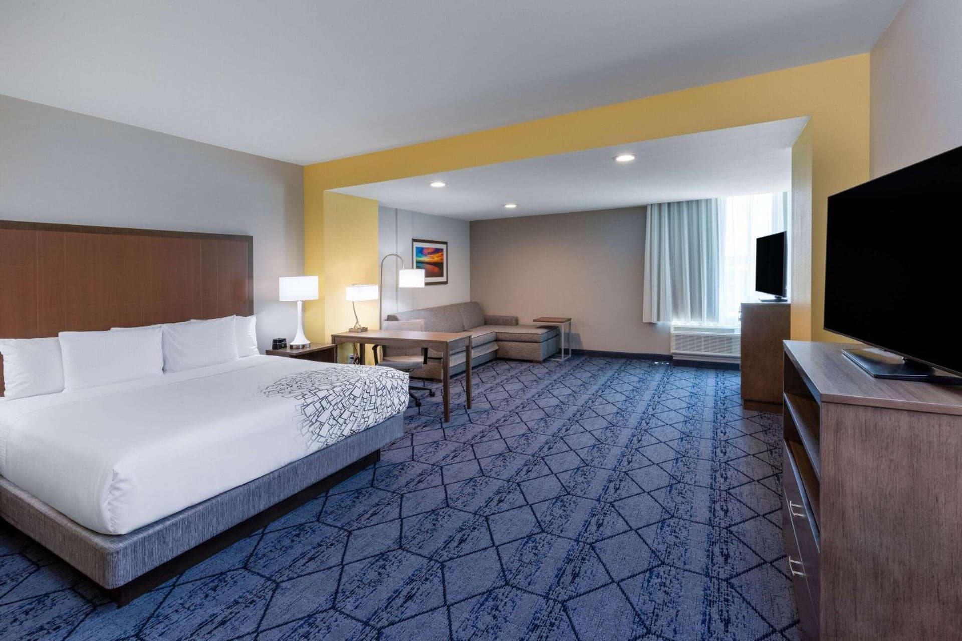 La Quinta Inn & Suites by Wyndham Round Rock near Kalahari gallery photo in Round Rock, TX — image 11