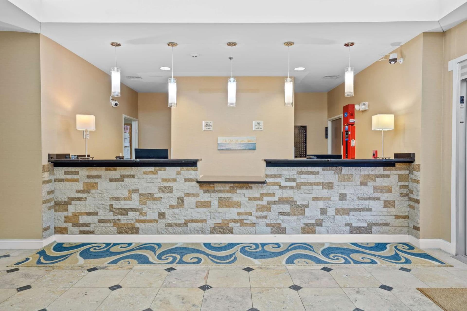 Blue Water Inn & Suites BW Signature Collection gallery photo in North Topsail Beach, NC — image 12