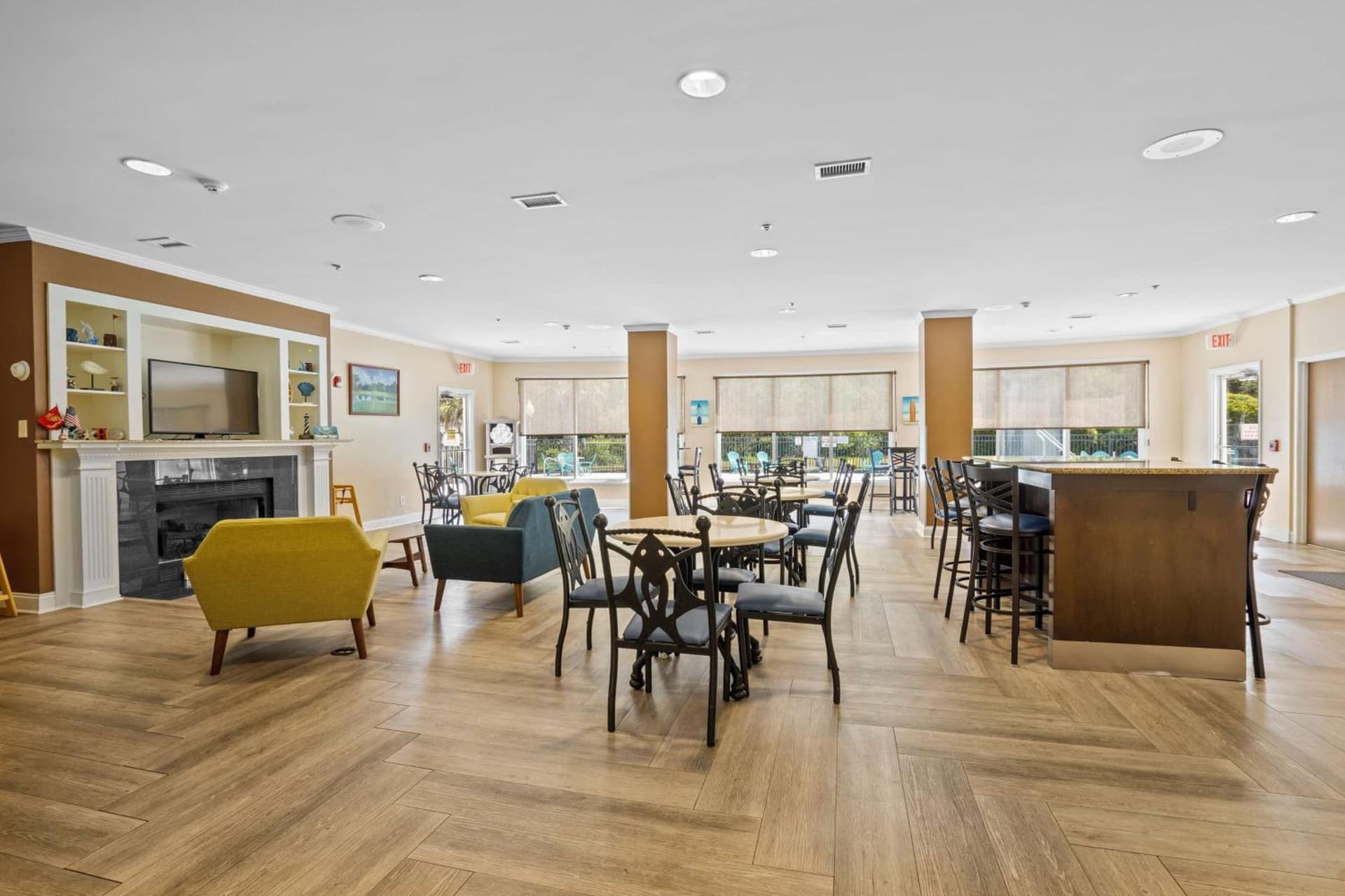 Blue Water Inn & Suites BW Signature Collection gallery photo in North Topsail Beach, NC — image 42